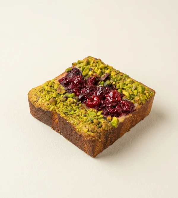 Bostock almendra,  pistacho y frambuesa