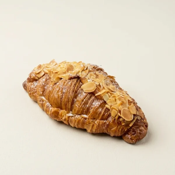 Croissant de almendra y caramelo