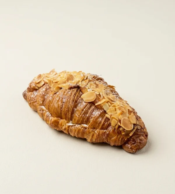 Croissant de almendra y caramelo